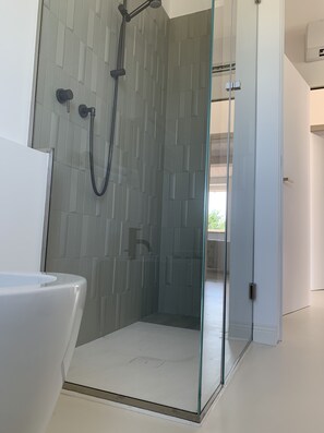 Double Room | Bathroom | Shower, free toiletries, hair dryer, slippers