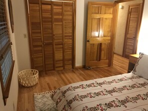 4 habitaciones, tabla de planchar con plancha y wifi gratis
