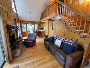 Smart TV, fireplace, DVD player, table tennis