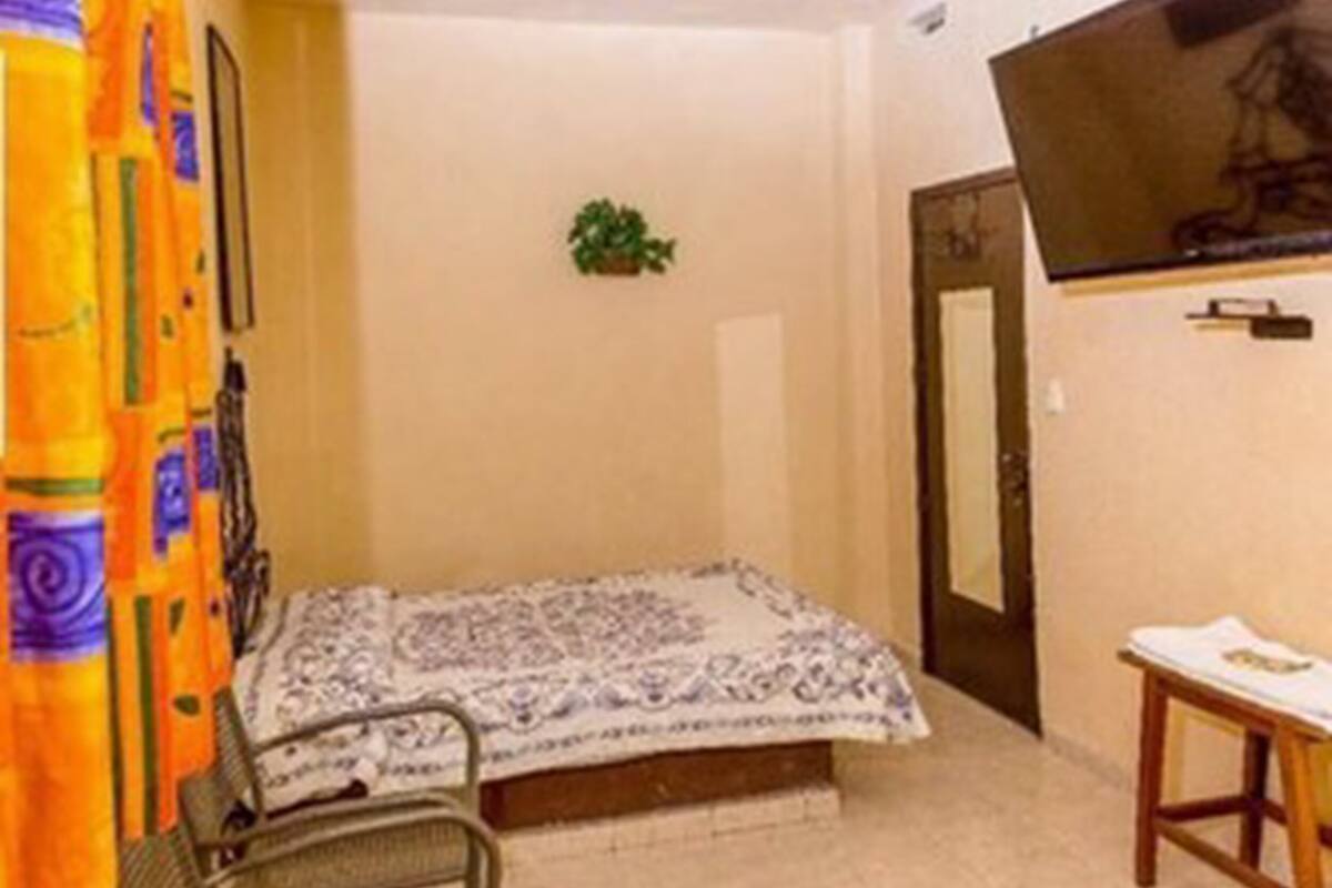 Basic Double Room | WiFi (free)