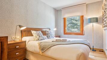 3 makuuhuonetta, silitysrauta/-lauta, internet, vuodevaatteet