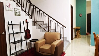 Hana Homestay ( 2 bedroom aircond, 1 bedroom fan)