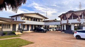 Exterior - Paloma Guest House & Restaurant (Kenema)