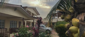 Paloma Guest House & Restaurant