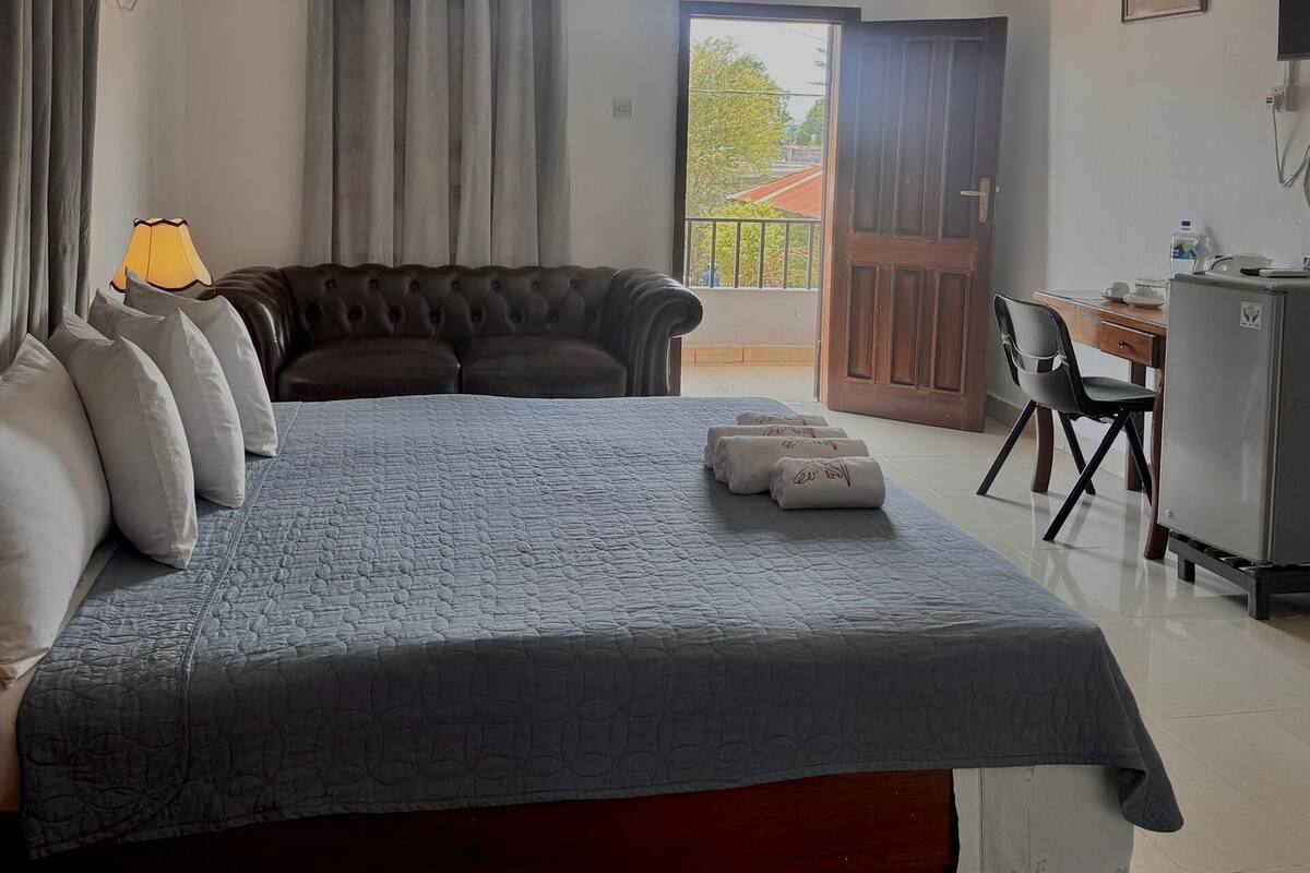 Suite ejecutiva, balcón | 1 habitación, escritorio y wifi gratis