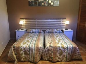 1 bedroom, iron/ironing board, free WiFi, bed sheets - Rural house in a valley with sea views and swimming pool. (Tegueste)