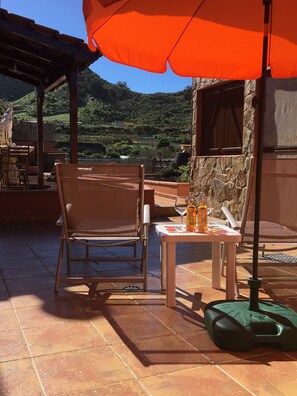 Terrace/patio - Rural house in a valley with sea views and swimming pool. (Tegueste)