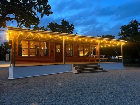Exterior. The Blue Lagoon Casita on Hubbard Shores