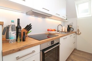 Refrigerador, horno, parrilla de estufa y lavavajillas 