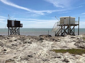 Beach nearby, sun-loungers, beach towels