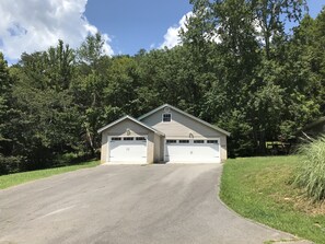 Exterior - Quite Quaint & Tranquil Studio Apartment (Lookout Mountain)