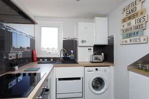 Shared kitchen - Orchard Loft (Portsmouth)