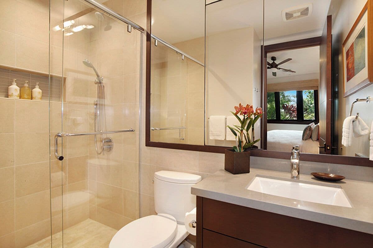 Bathtub, hair dryer, towels