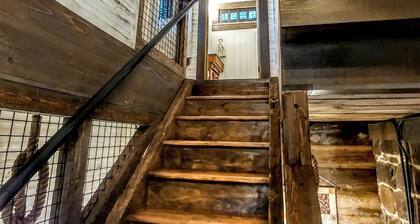 Stenhuset: Stunning Historic "1877 Stone House"