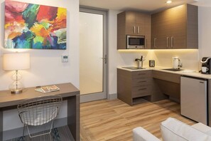 Fridge, microwave, stovetop, coffee/tea maker