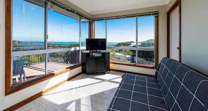 Ninettas View - Budget beachside accommodation