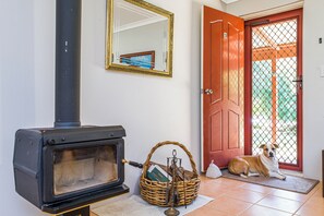 Interior - Waves And Moore - Beautifully presented home (Guilderton)