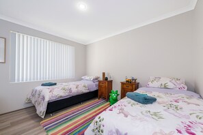 3 bedrooms, WiFi, bed sheets