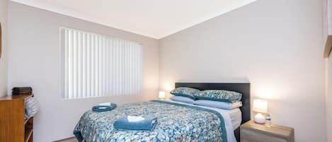 3 bedrooms, WiFi, bed sheets