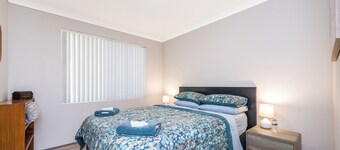 Waves And Moore - Beautifully presented home