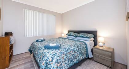 Waves And Moore - Beautifully presented home