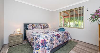 Waves And Moore - Beautifully presented home