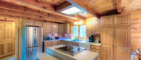Refrigerador, microondas, horno, placa de cocina