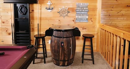 Quiet Modern Cabin by Pigeon Forge, Dollywood Park, Rod Run , & Gatlinburg,