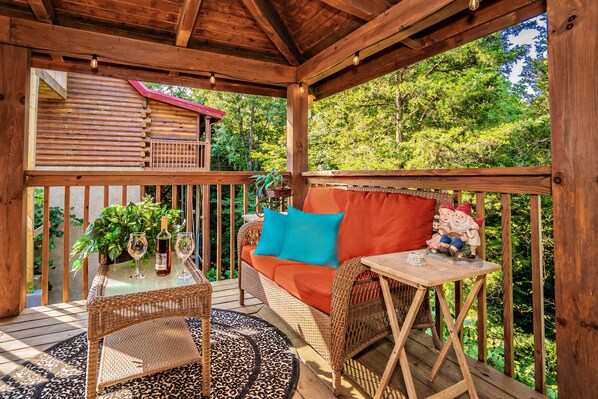 Property grounds - Quiet Modern Cabin by Pigeon Forge, Dollywood Park, Rod Run , & Gatlinburg,  (Sevierville)