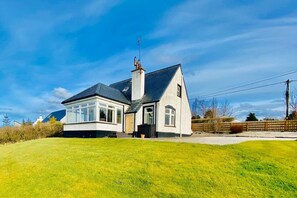 Exterior - Riverside Cottage, Ramelton, The Wild Atlantic Way (Ramelton)