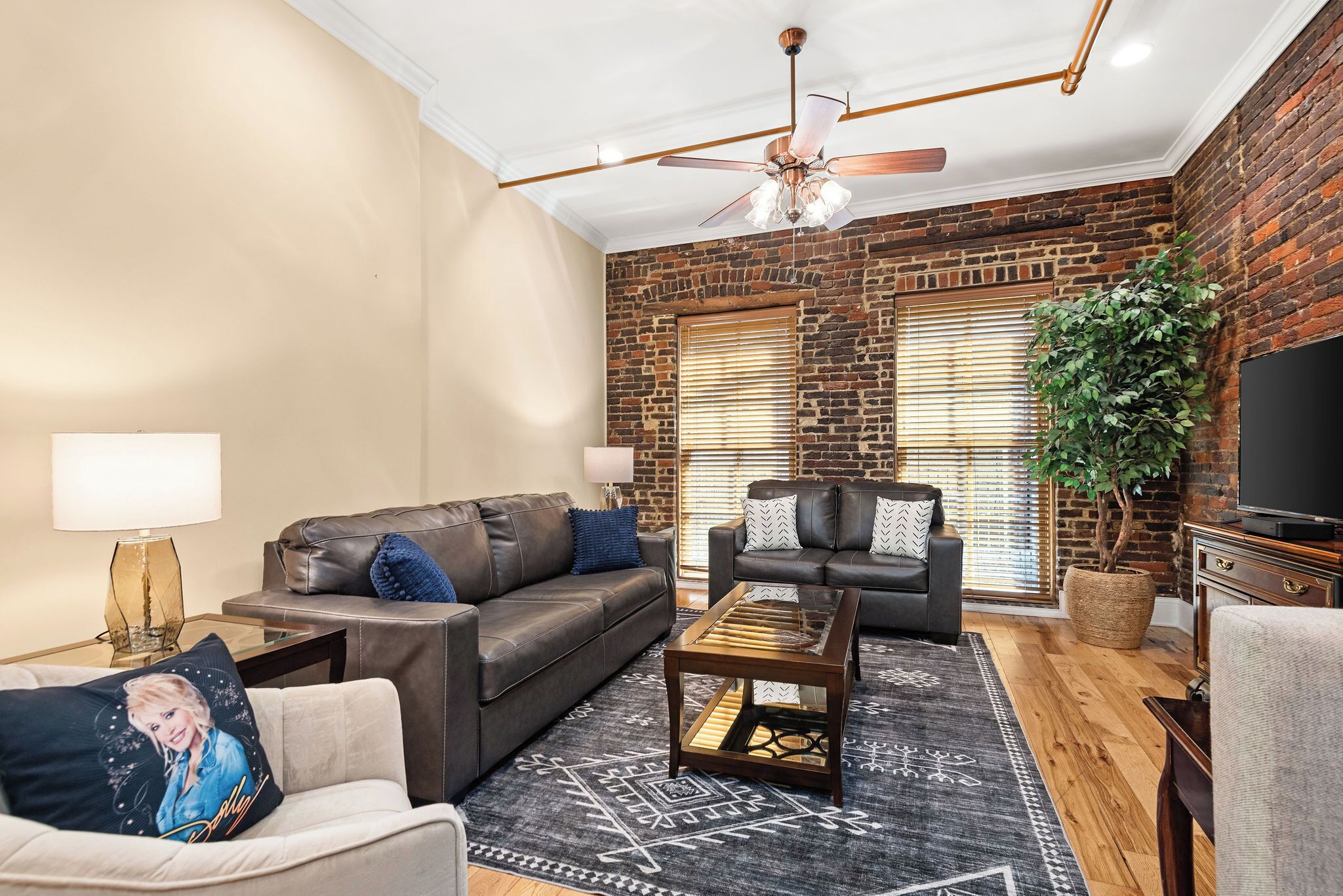 The Parton- Lofts at Noel Court, Downtown