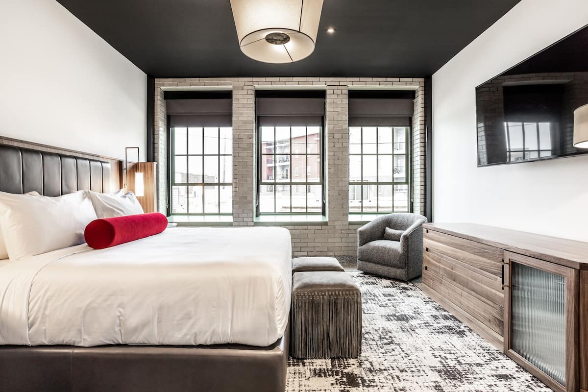 1 bedroom, premium bedding, minibar, in-room safe