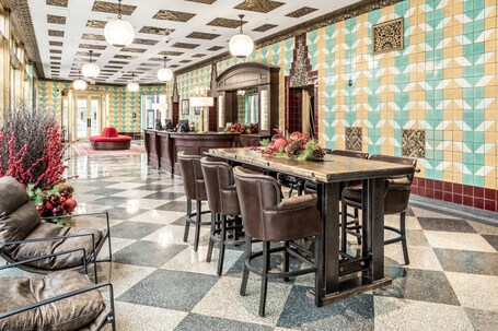 Bottleworks Hotel - Image 11
