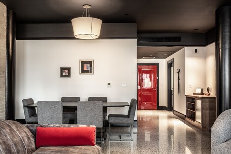 Bottleworks Hotel - Image 51