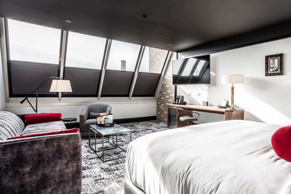 Premium bedding, minibar, in-room safe, desk