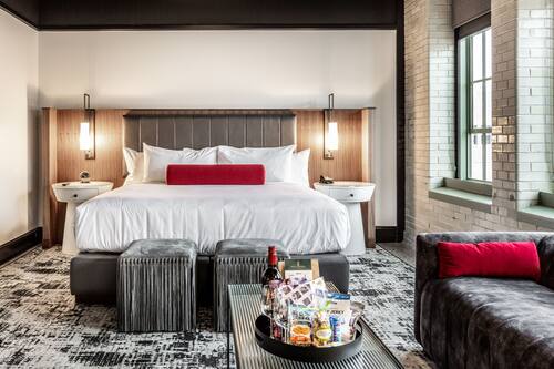Roba de llit d'alta qualitat, minibar i caixa forta a l'habitació