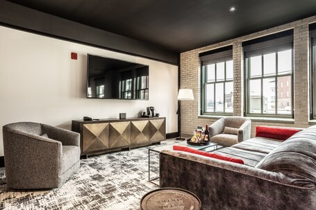 Bottleworks Hotel - Image 28