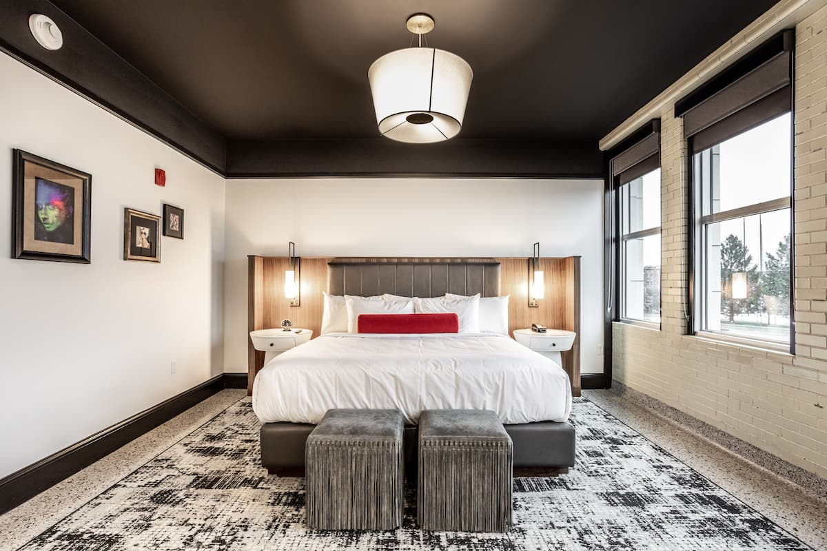 1 bedroom, premium bedding, minibar, in-room safe