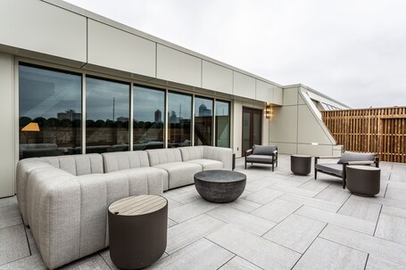 Bottleworks Hotel - Image 29