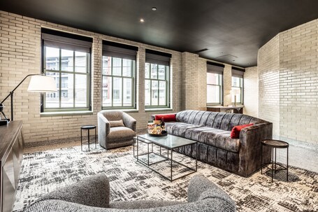 Bottleworks Hotel - Image 4