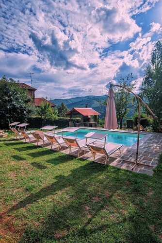 "Da Paolino" Villa with sauna and private pool in an ancient hamlet