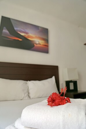 2 bedrooms, in-room safe, blackout drapes, free WiFi - ZenHarmony Suites (Puerto Vallarta)