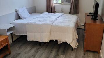 Standard Single Room | Free WiFi, bed sheets