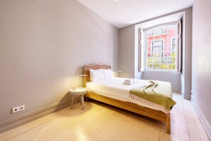 3 bedrooms, desk, iron/ironing board, Internet - GuestReady - Newly Renovated Chiado Haven (Lisbon)