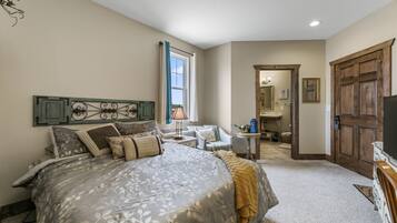 Classic Room | Individually decorated, individually furnished, free WiFi, bed sheets