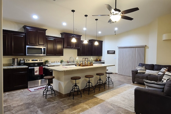 KĂŒhlschrank, Mikrowelle, Ofen, Herdplatte