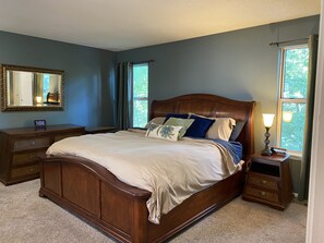 3 bedrooms, in-room safe, iron/ironing board, WiFi