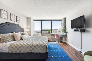 2 bedrooms, desk, iron/ironing board, travel cot