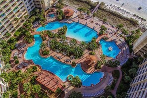 Piscina coperta, piscina all'aperto