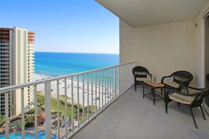 Property grounds - Elegant Condo Overlooking Crystal Sand Beach & Pristine Pool (Panama City Beach)